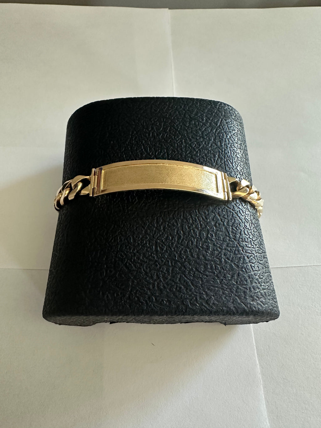 9 in. Cuban Link Bracelet 14k