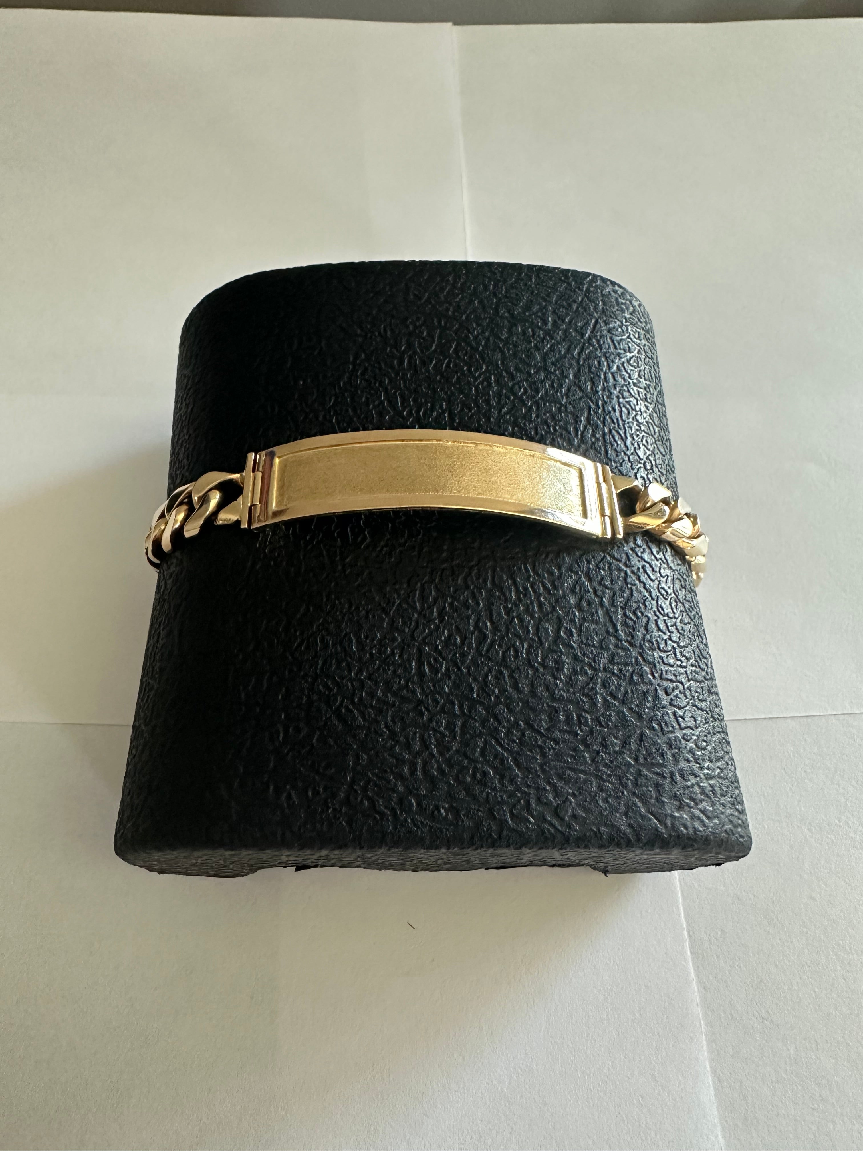9 in. Cuban Link Bracelet 14k