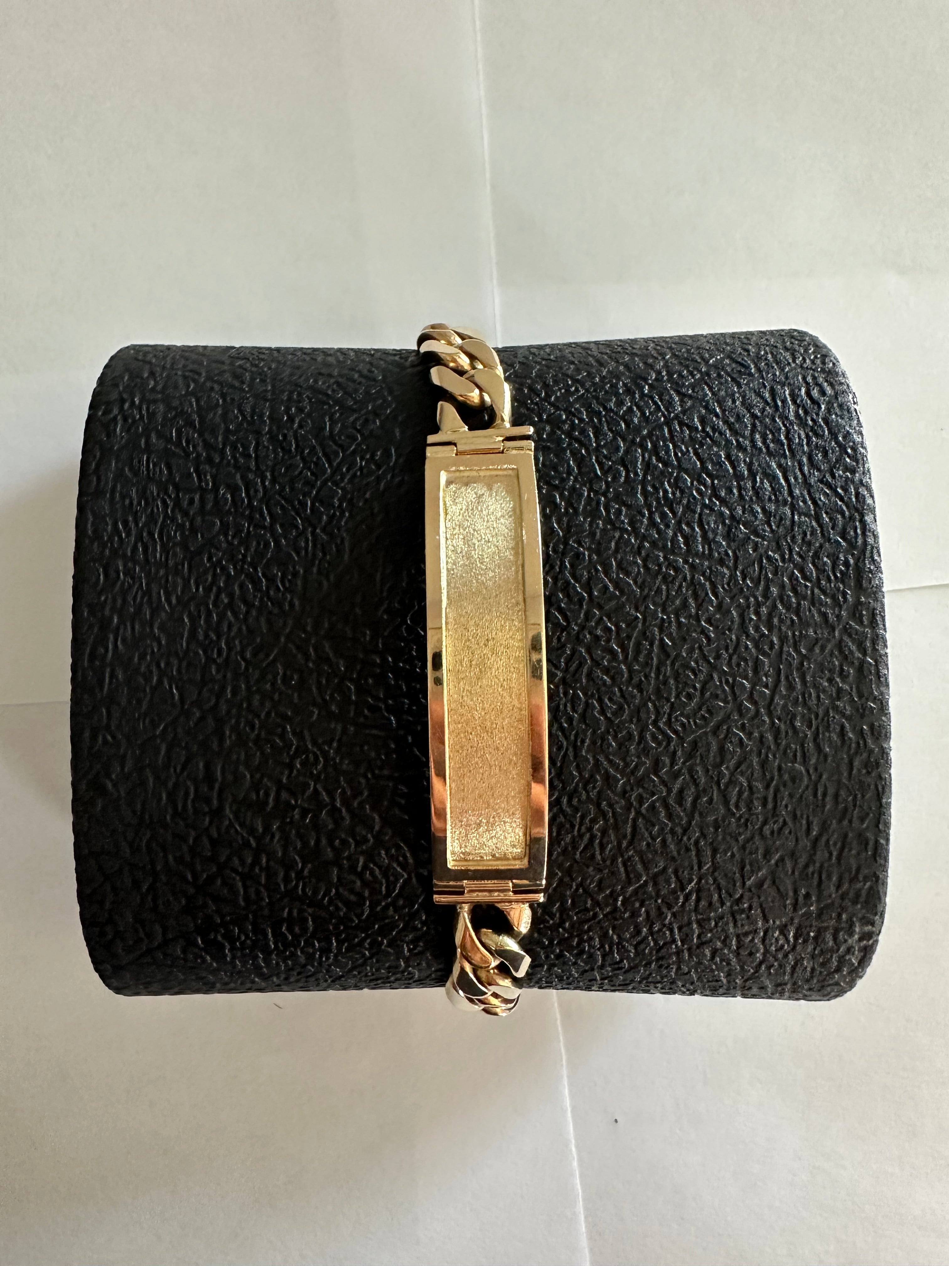9 in. Cuban Link Bracelet 14k